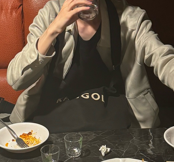 b1a76fb9-081d-471a-b666-6451c4bfe980.jpg